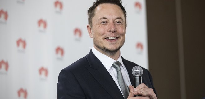 Маск налетал за счет Tesla на $700 000 - Фото