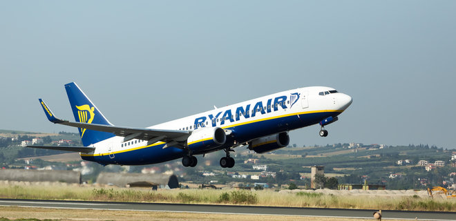 Лоукостер Ryanair відмовляється від політики дешевих квитків - Фото