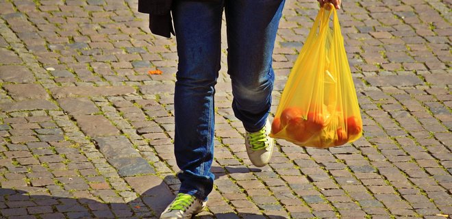 В Грузии запретили пластиковые пакеты - Фото
