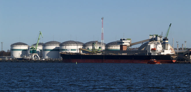 Беларусь хочет импортировать нефть через порты стран Балтии - Фото