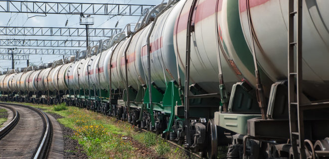 АМКУ предупредил о возможном дефиците на рынке нефтепродуктов - Фото