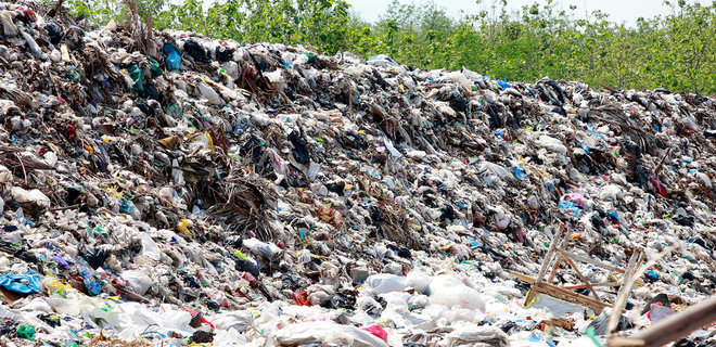 Утилизация мусора за европейские деньги. Хмельницкий подписал договор с ЕБРР и ЕС - Фото