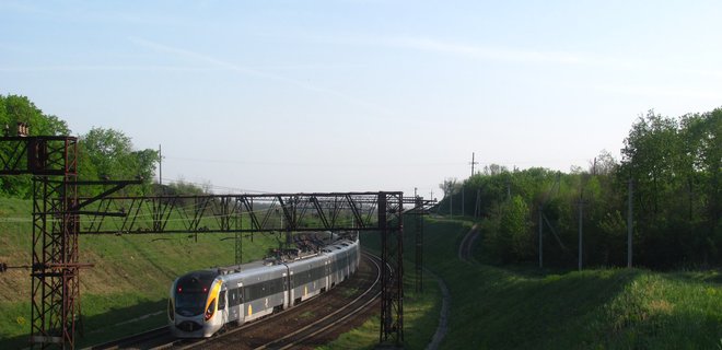 З Польщі затримуються поїзди після нічного обстрілу Житомирщини - Фото