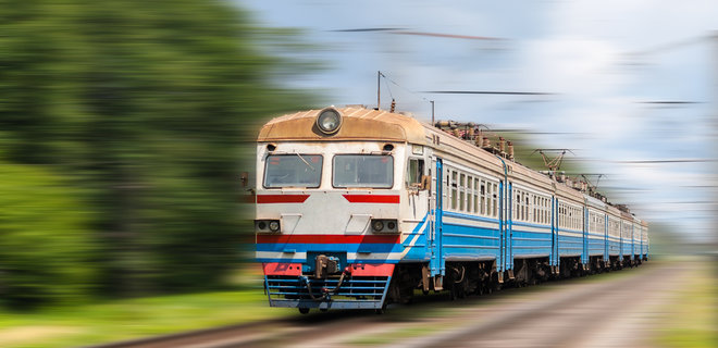 УЗ возобновила движение пригородных поездов на Донбассе - Фото