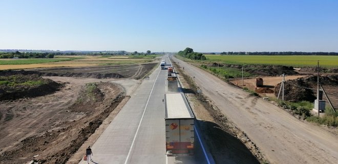 В Полтавской области открыли часть новой бетонной дороги: фото - Фото