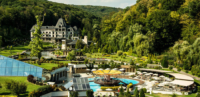 Пэрис Хилтон собирается купить курорт в Закарпатье: фото - Фото