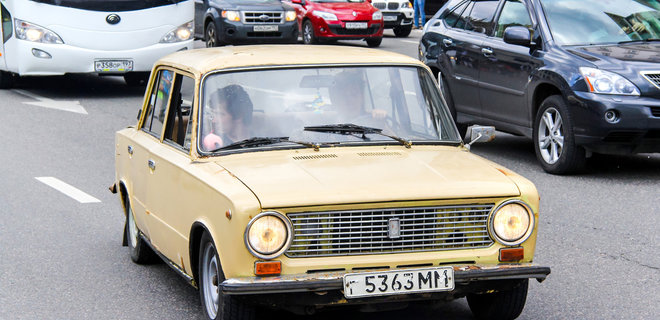 В России могут запретить водить старые автомобили - Фото