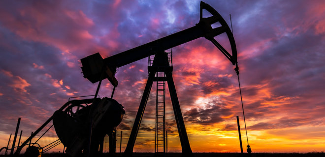Цены на нефть снизились на прогнозах роста добычи в США - Фото