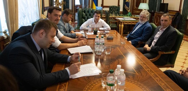 Коломойский сообщил, кто остался за кадром на встрече с Зеленским - Фото