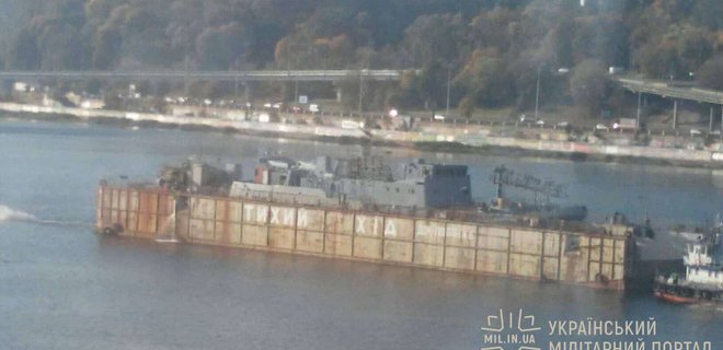 В Одессу по Днепру транспортируют будущий разведчик ВМС: фото - Фото