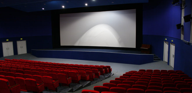 Кинотеатры получили 4 млн грн помощи на зарплаты работникам - Фото