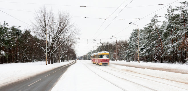 Зима была почти без снега. Но Киев потратил на его уборку больше, чем ранее - Фото
