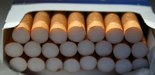 Суд приостановил взыскание с табачных компаний огромного штрафа АМКУ    - Фото