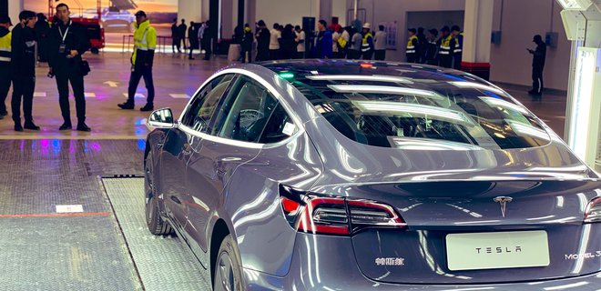 Tesla начинает продажу первых китайских Model 3 - Фото
