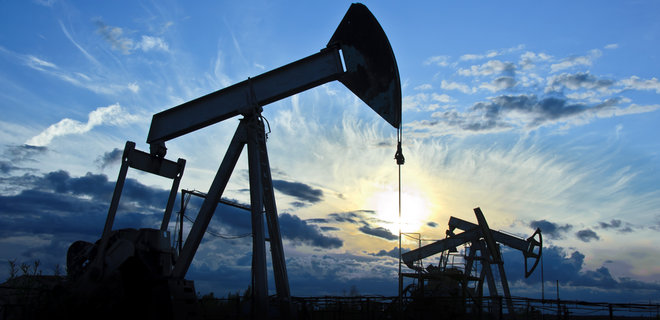 Цены на нефть снижаются из-за вируса и роста запасов в США - Фото