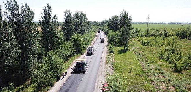 В Укравтодоре рассказали, на каких дорогах используют металлургические шлаки - Фото