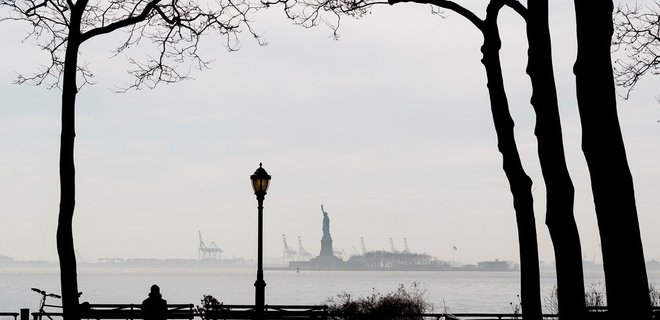 Нью-Йорк беднеет: стало меньше миллионеров, жители потеряли $336 млрд - Фото