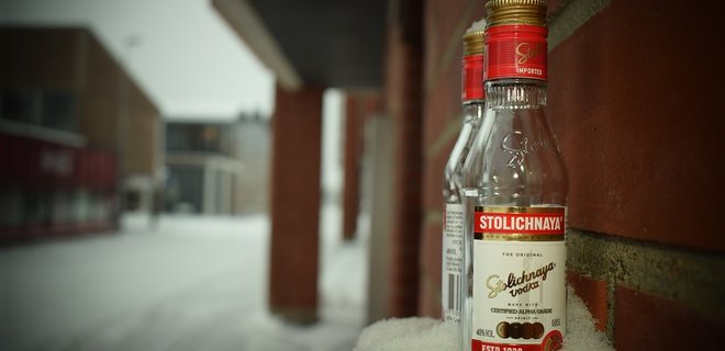 В Нидерландах арестовали бренды российской водки по делу ЮКОСа - Фото
