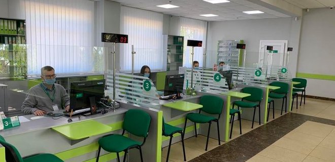В Украине приостановили работу сервисных центров МВД - Фото