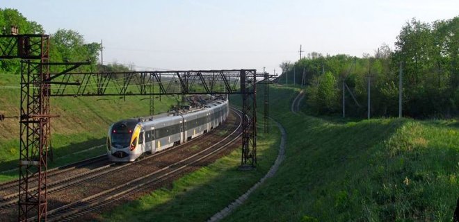 Украина привлекает 200 млн евро на развитие железных дорог - Фото