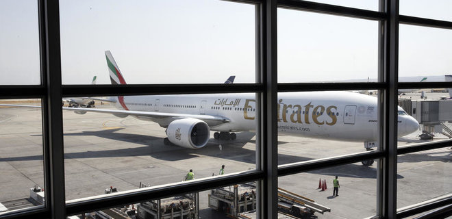 Emirates оплатит похороны пассажиров, заразившихся СOVID-19 в полете - Фото