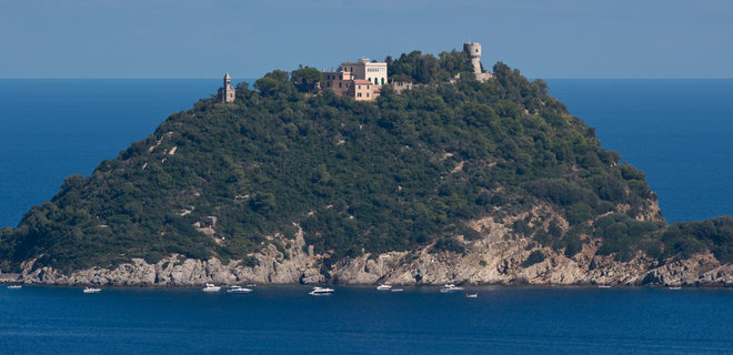 Власти Италии могут отобрать остров у сына президента Мотор Сичи Богуслаева - Фото