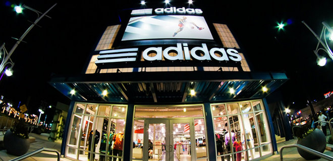 Гендиректор Adidas: Обвинения в расизме не повлияли на продажи - Фото