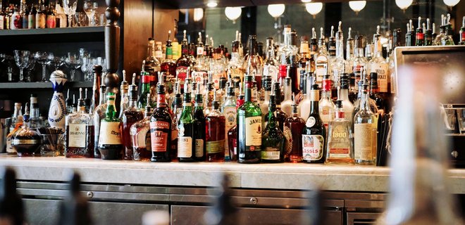 Кабмін планує збільшити мінімальні ціни на алкоголь. Підвищення – від 11% до 71% - Фото
