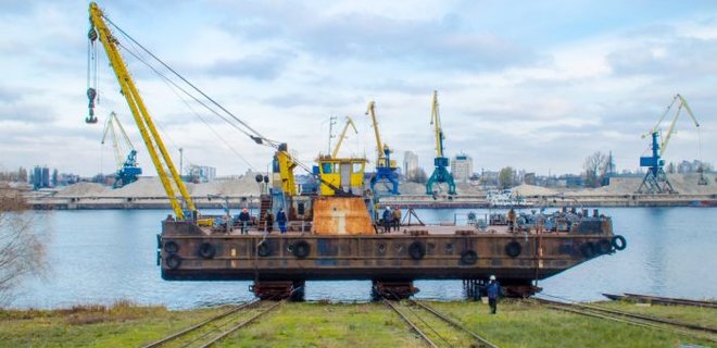 Киевский завод отремонтировал четыре прогулочных судна: фото - Фото
