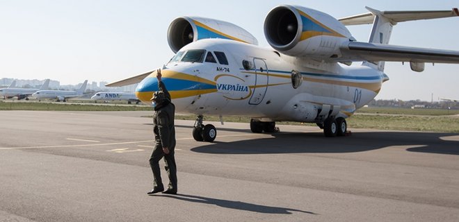 Антонов планує створювати з канадцями новий літак на базі Ан-74  - Фото