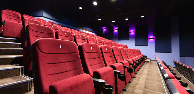 У РФ кінотеатри зазнали значних збитків, виторг скоротився вдвічі. Все через санкції - Фото