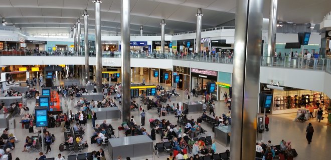 Крупнейший аэропорт Европы ввел новый сбор: билеты МАУ уже подорожали - Фото