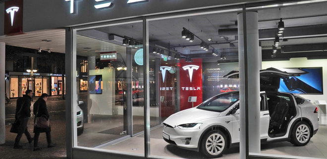 Tesla отзовет более 12 000 Model X по всему миру - Фото