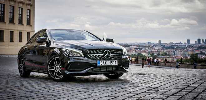 Mercedes-Benz отзовет 1,3 млн автомобилей из-за дефектов - Фото