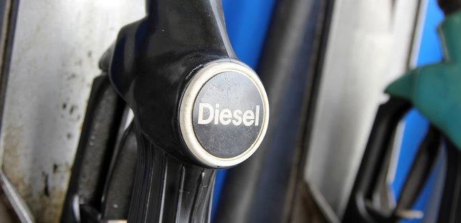 Дизель став коштувати дорожче за бензин у більшості країн ЄС через відмову від пального з РФ - Фото