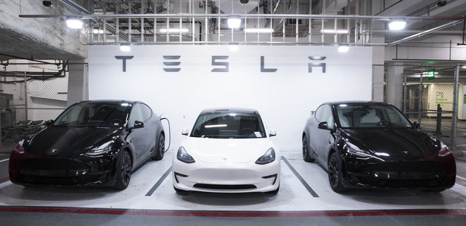 Tesla Model 3 стала лідером із продажу в Європі, випередивши Renault Clio та Volkswagen Golf - Фото