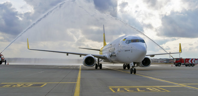 Новый украинский лоукостер анонсировал рейсы и назвал цены на билеты. Фото Boeing 737-800 - Фото