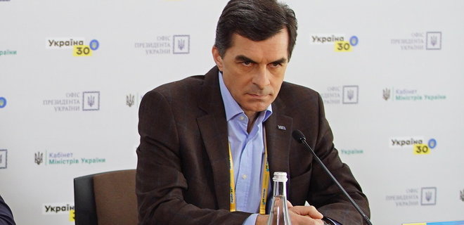Увольнение главы Укрзализныци. Жмак обвинил набсовет в коррупции и подал иск - Фото