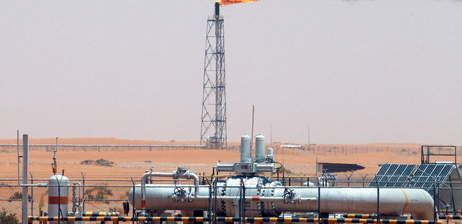 Самая дорогая нефтяная компания мира Saudi Aramco получила рекордную прибыль в 2022 году - Фото