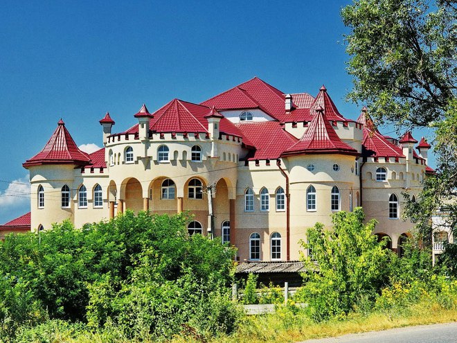 Античные замки и мавзолеи – как богатые украинцы ностальгируют по прошлому. 6 примеров - Фото