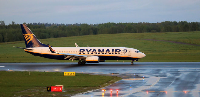 Ryanair анонсировал запуск новых маршрутов из Львова и Херсона - Фото