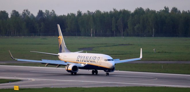 Ryanair вилучив рейси з Харкова та Херсона з системи бронювання - Фото