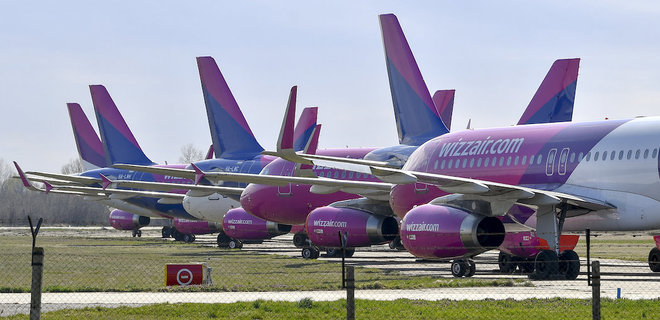 Wizz Air снял с расписания более 80 направлений по Европе на январь. Десять – из Украины  - Фото