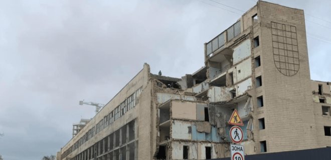 У центрі Києва руйнують корпус заводу Арсенал. Побудують ринок – фото, відео - Фото