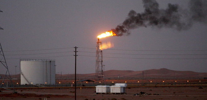 Нефтяной гигант Saudi Aramco повысил цены на нефть для Азии и США - Фото