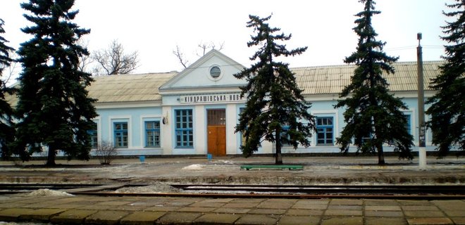 Укрзализныця отменила пригородный поезд в Станицу Луганскую из-за обстрелов - Фото