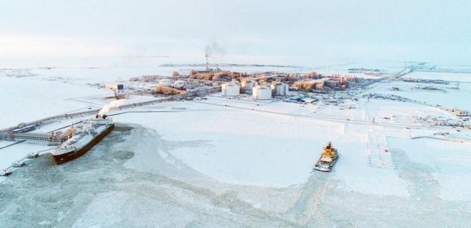 TotalEnergies отказалась от инвестиций в новые проекты в России и поставит Украине топливо - Фото