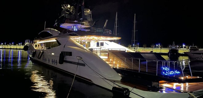Не успел продать. В Италии конфисковали яхту российского олигарха Мордашова - Фото