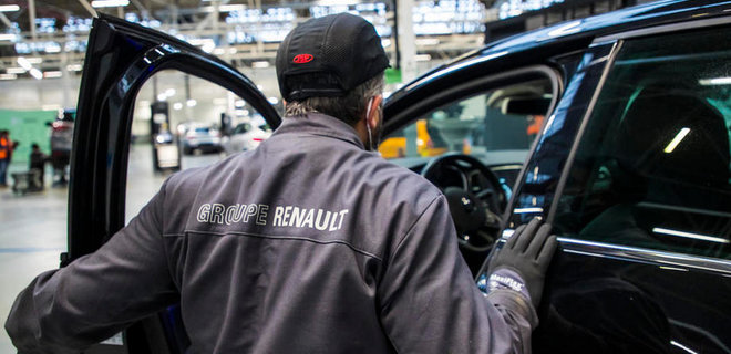 Французский автопроизводитель Renault возобновил работу своего завода в России - Фото