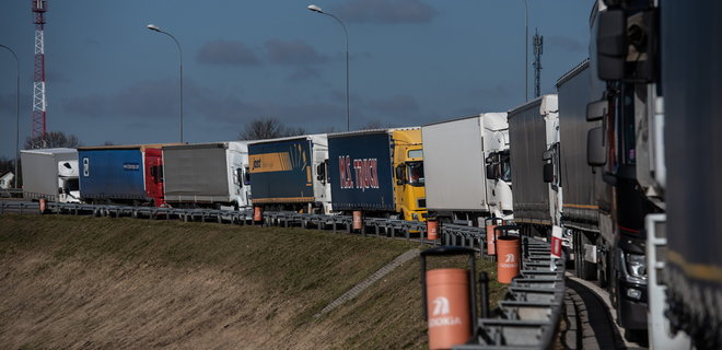 На границе с Польшей запущена электронная очередь для грузовиков єЧерга - Фото